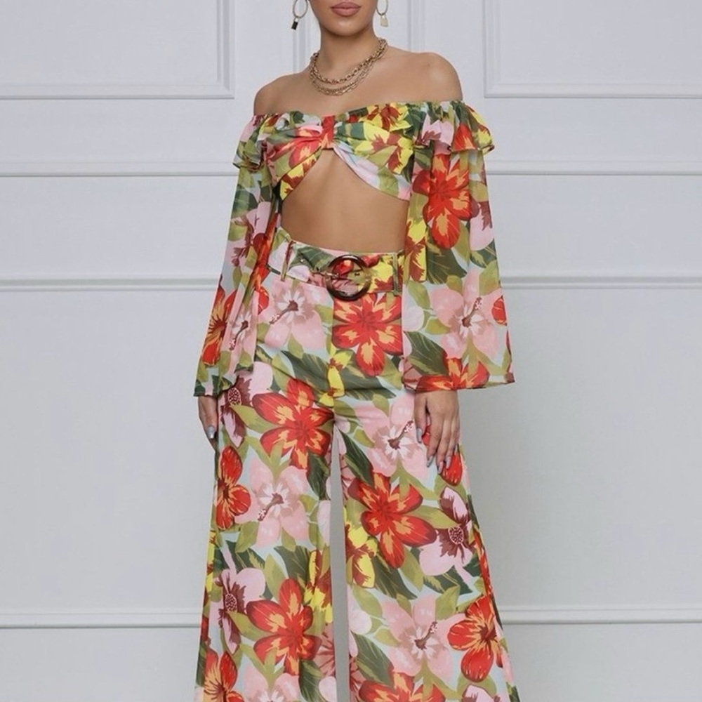 NWT L’ATISTE by Amy Tropical Floral Off-Shoulder Two-Piece Set